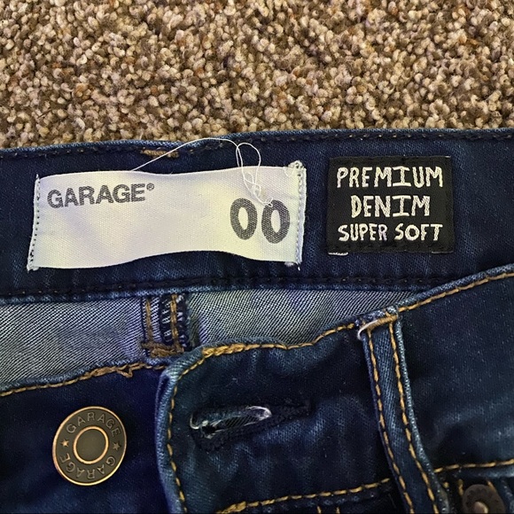 size 00 high waisted garage shorts 💜🤍 - Picture 4 of 4